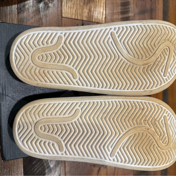 ADIDAS Adilette Clog Casual Unisex Slip-On White/Black Size: 7 Men 6 Women Used - Picture 5 of 6